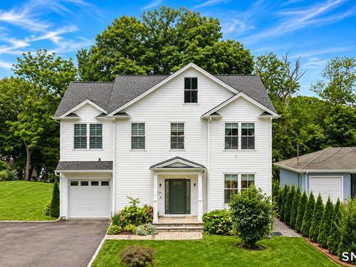  single family home for sale located at 2960 E Main Street, Bridgeport, CT 06610