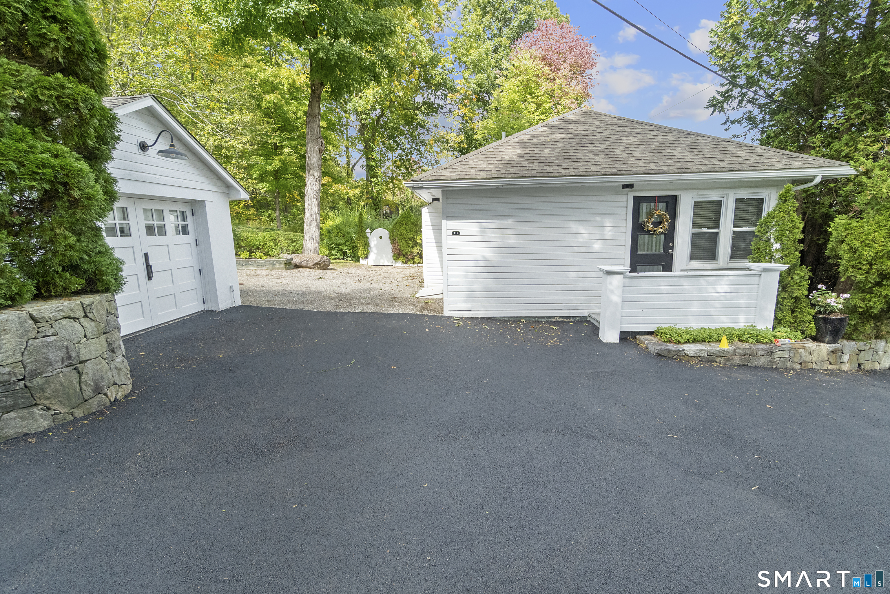215 Mamanasco Road, 215, Ridgefield, CT 06877 | For Sale at $589,000