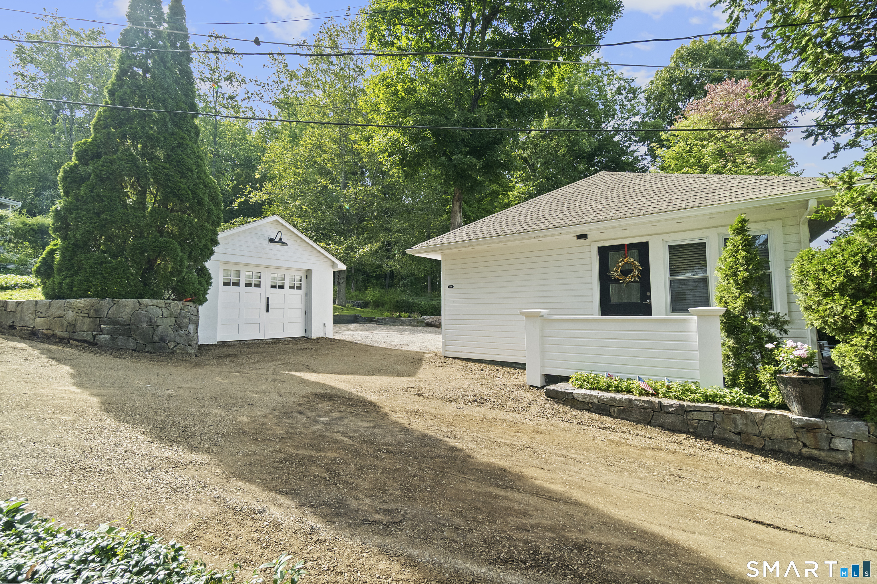 215 Mamanasco Road, 215, Ridgefield, CT 06877 | For Sale at $649,900