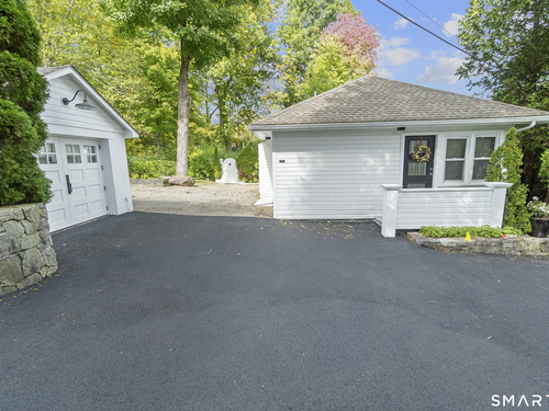 condo home for sale located at 215 Mamanasco Road, 215, Ridgefield, CT 06877