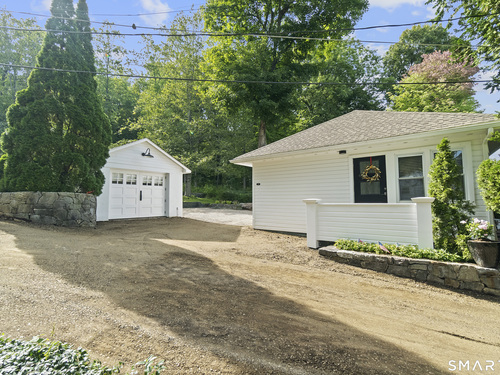  condo home for sale located at 215 Mamanasco Road, 215, Ridgefield, CT 06877