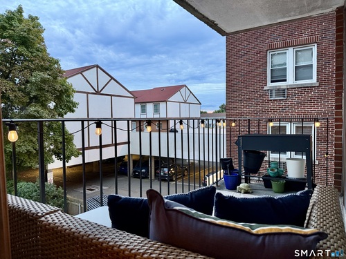  condo home for sale located at 87 Glenbrook Road, 2b, Stamford, CT 06902