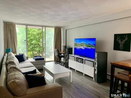  condo home for sale located at 87 Glenbrook Road, 2b, Stamford, CT 06902