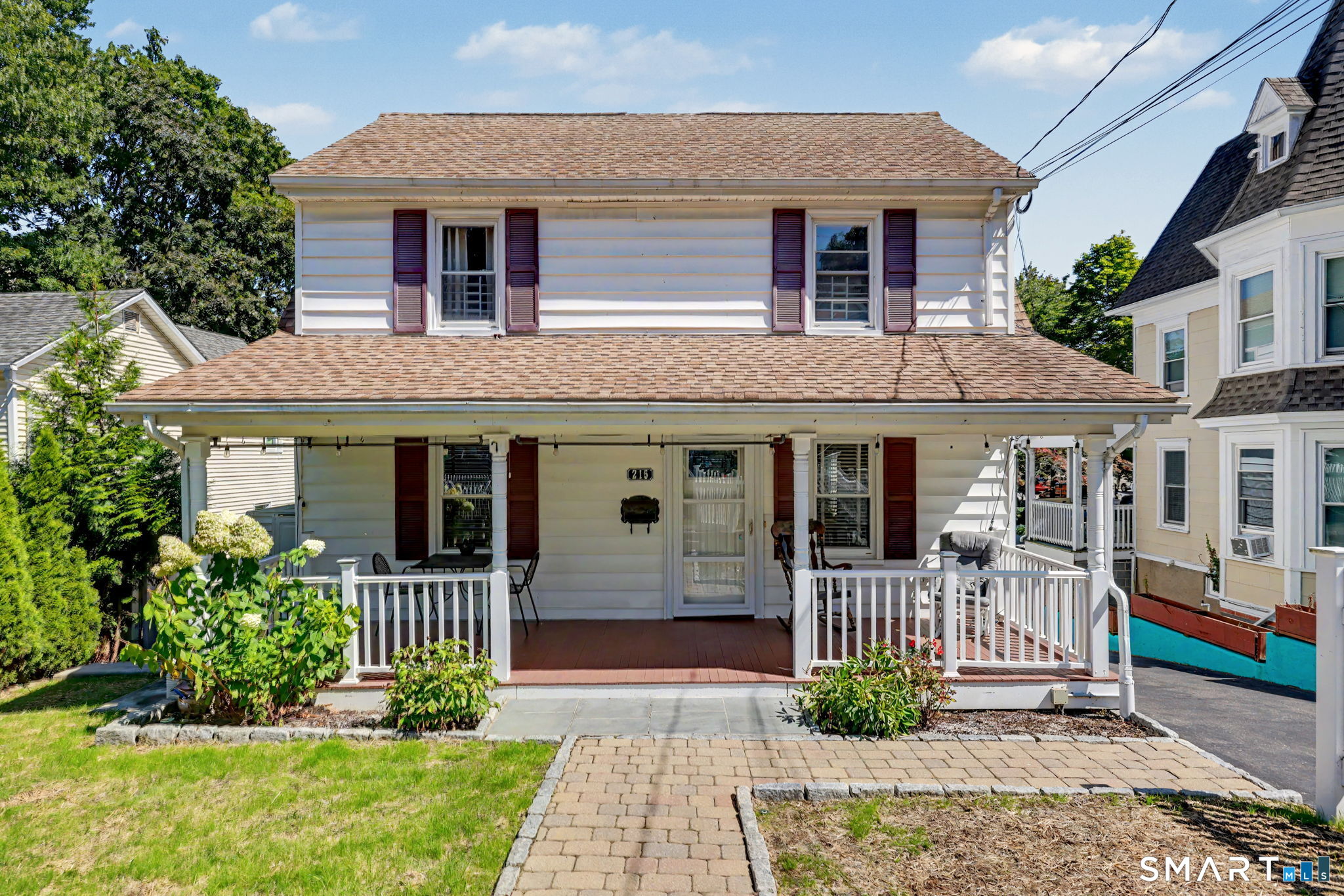 215 Knickerbocker Avenue, Stamford, CT 06907 | For Sale at $999,999
