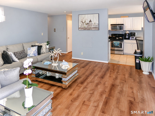  condo home for sale located at 2370 North Avenue, 2a, Bridgeport, CT 06604