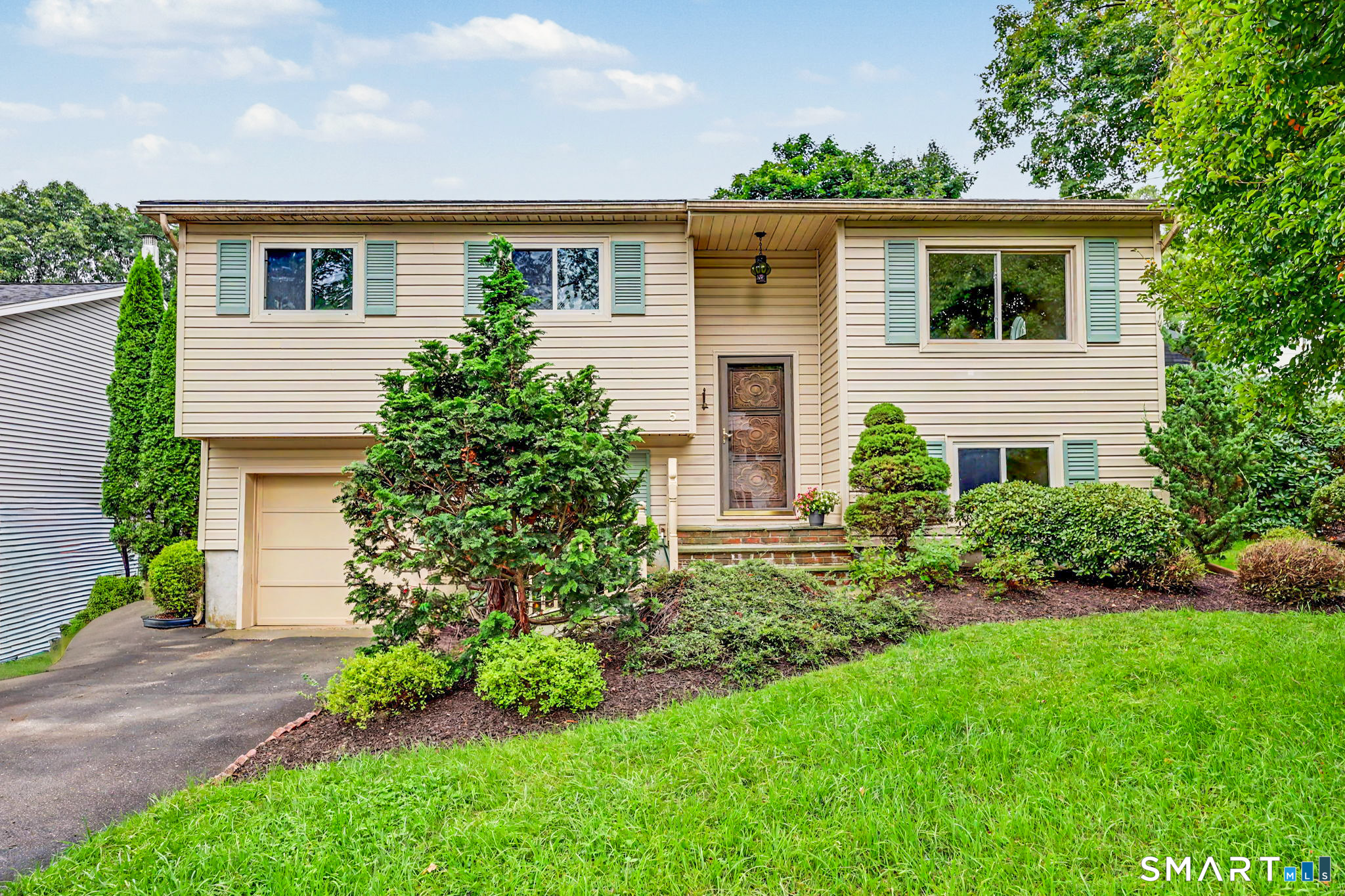 5 Windward Road, Norwalk, CT 06854 | For Sale at $615,000