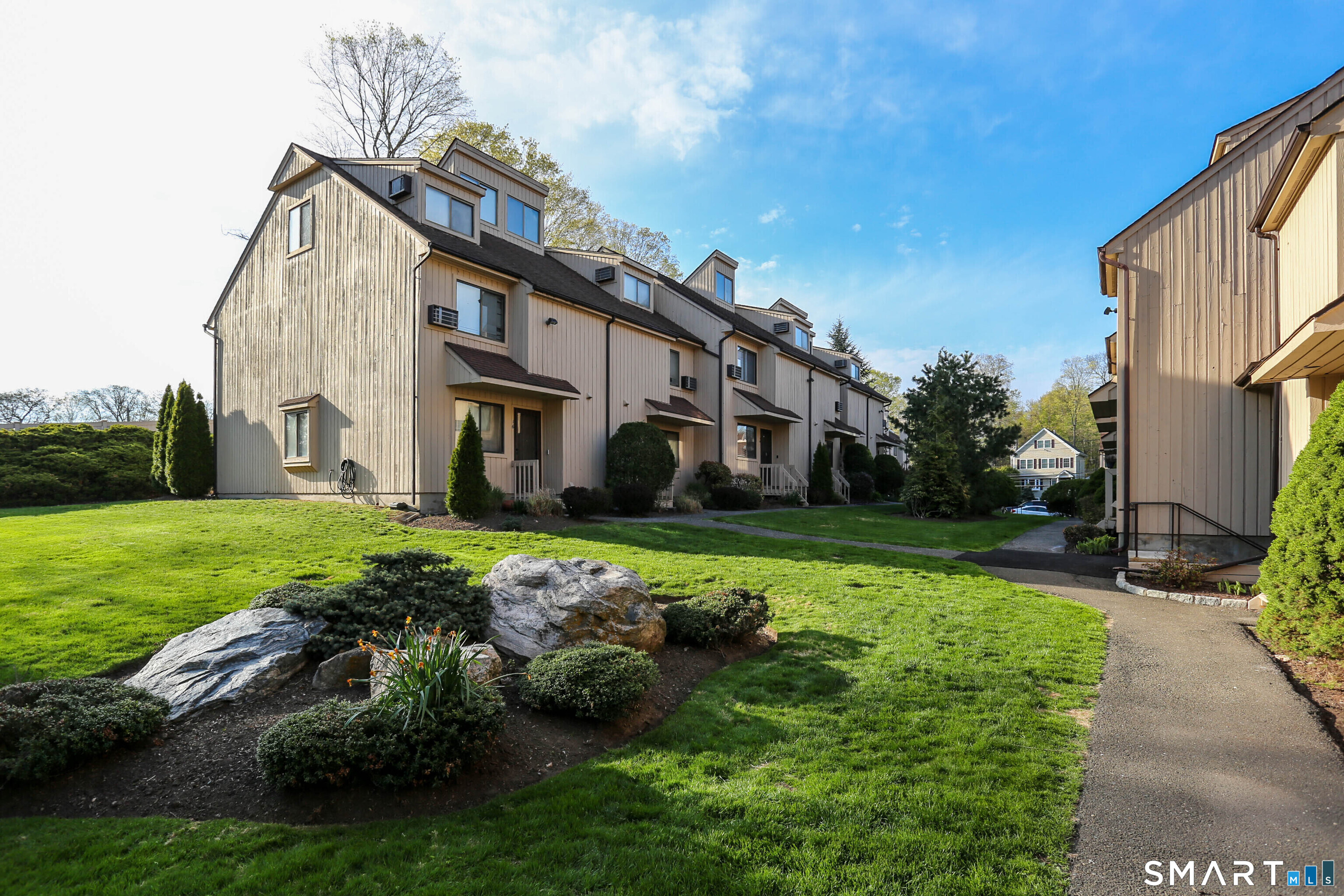 19 Woodway Road, 16, Stamford, CT 06907 | For Sale at $505,000