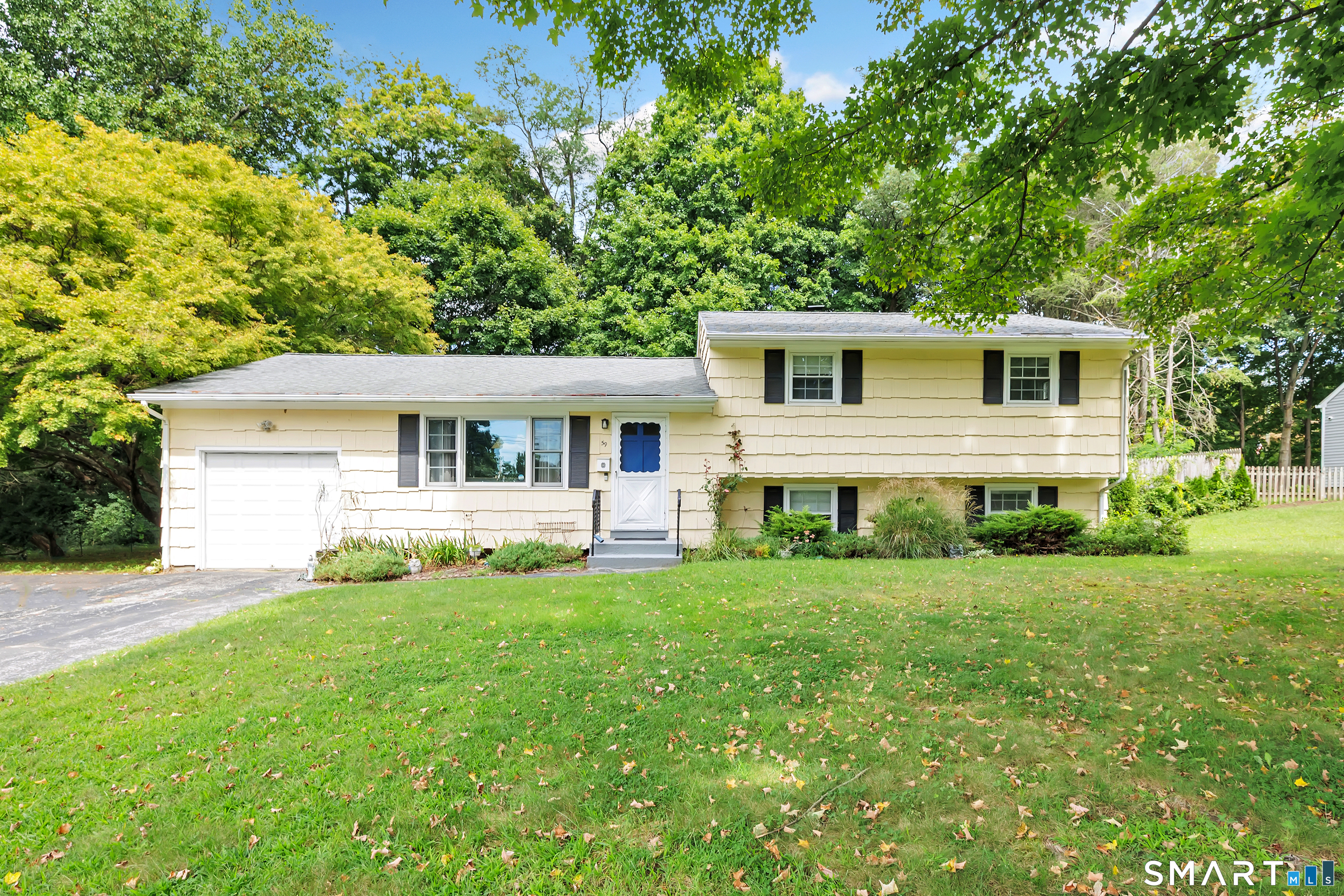 59 Springwood Drive, Trumbull, CT 06611 | For Sale at $565,000