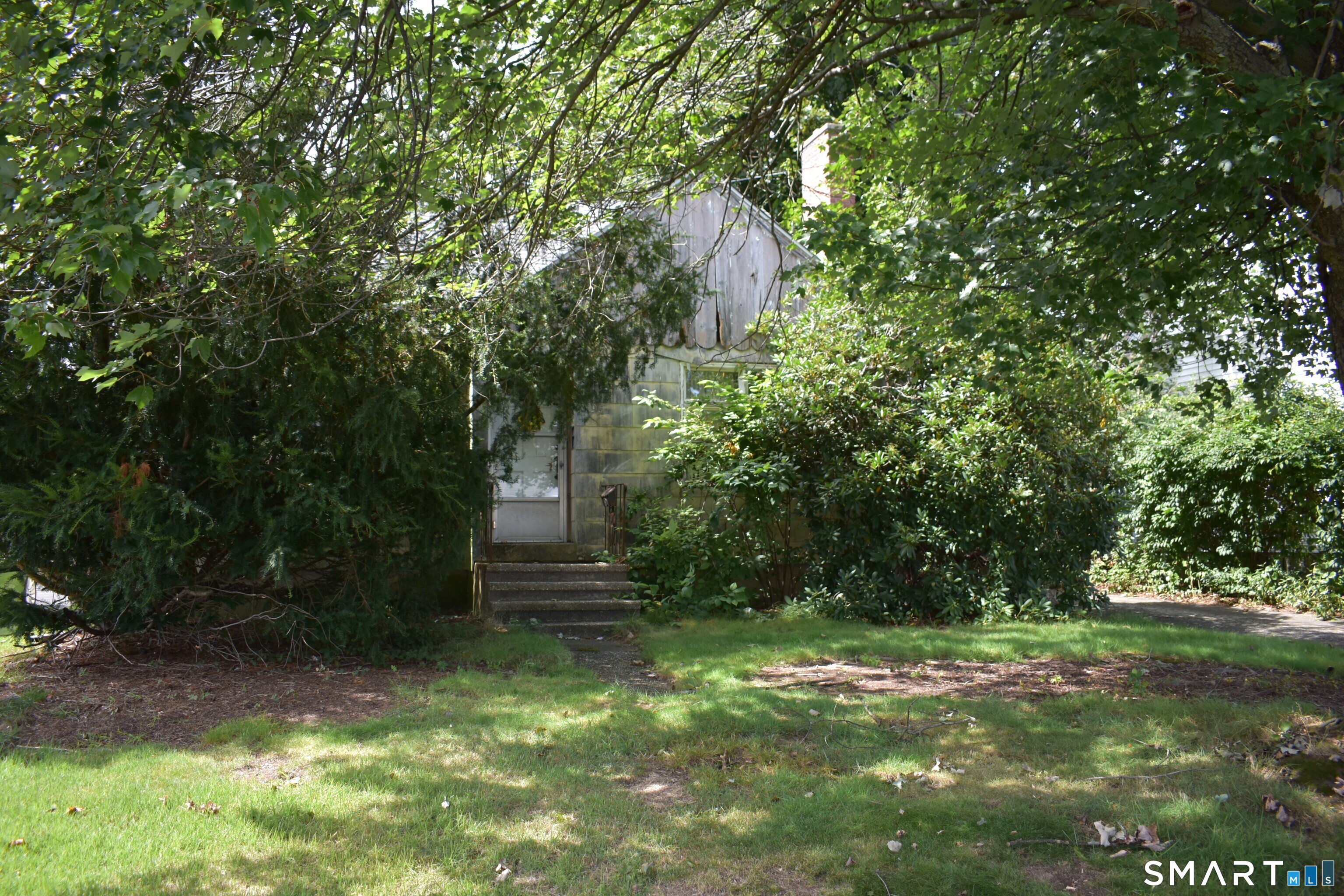 95 Raymond Street, Stratford, CT 06614 | For Sale at $249,900
