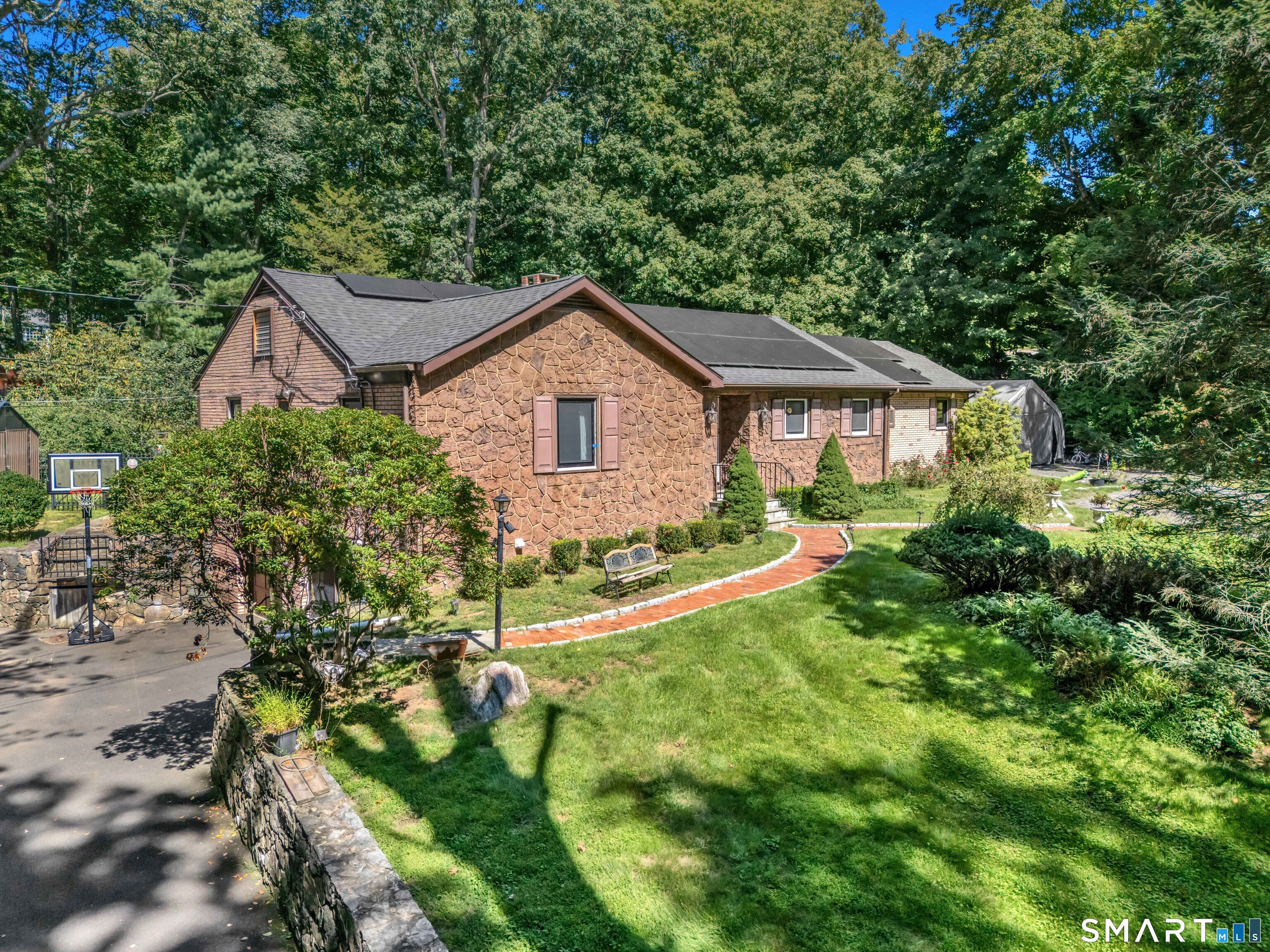 68 Parry Road, Stamford, CT 06907 | For Sale at $1,449,000