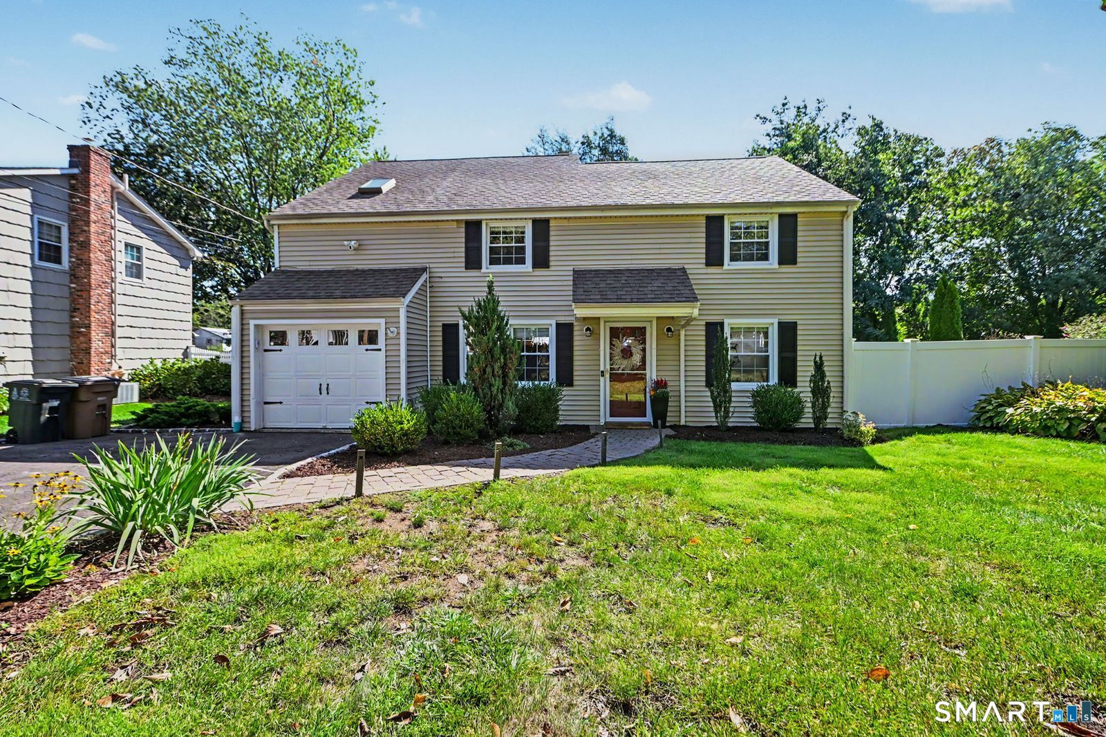 200 Woodridge Drive South, Stamford, CT 06902 | For Sale at $799,000
