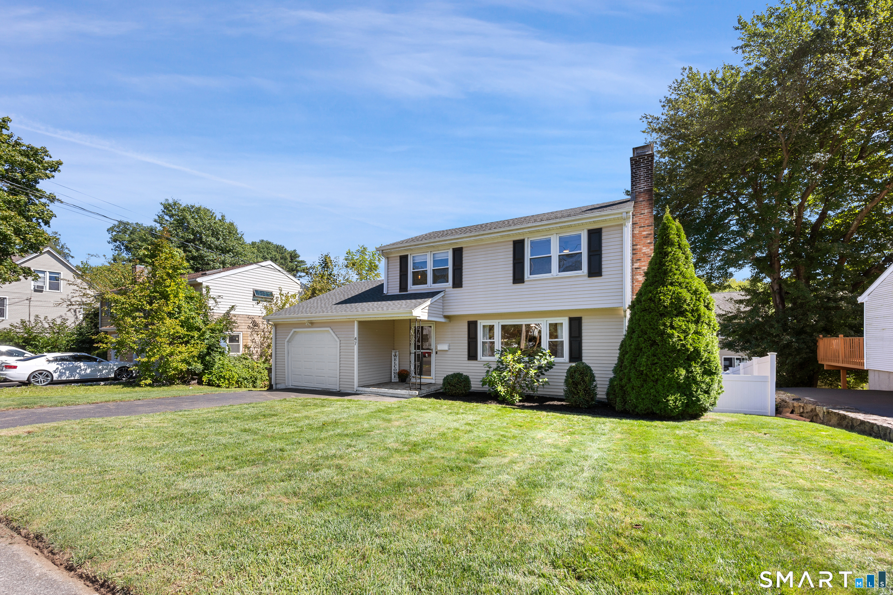 47 Old Stratfield Road, Fairfield, CT 06825 | For Sale at $789,000