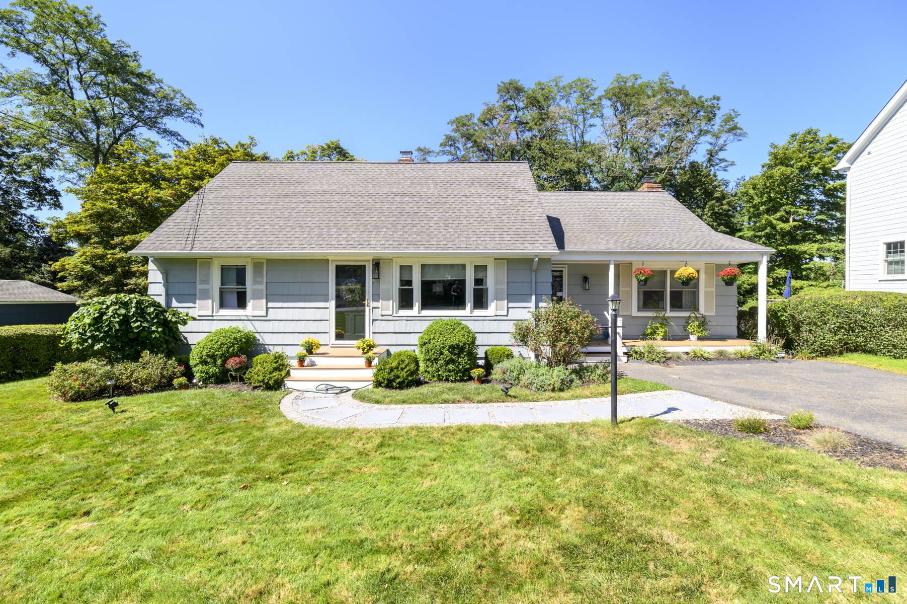 366 Brookside Drive, Fairfield, CT 06824 | For Sale at $715,000