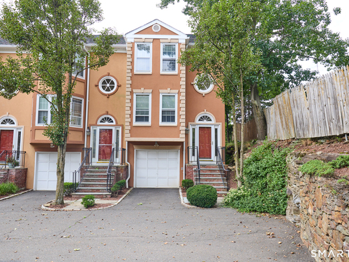  townhouse condo for sale located at 2675 Park Avenue, 5, Bridgeport, CT 06604
