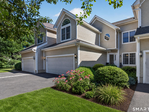  townhouse condo for sale located at 17 Regency Circle, 17, Trumbull, CT 06611
