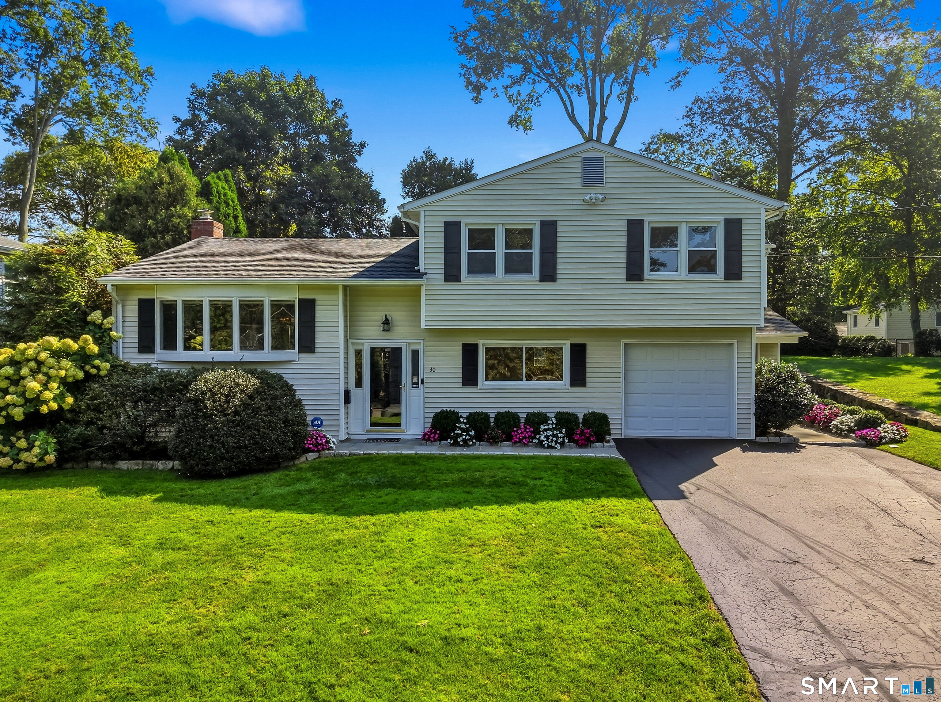 30 Idlewood Place, Stamford, CT 06905 | For Sale at $995,000