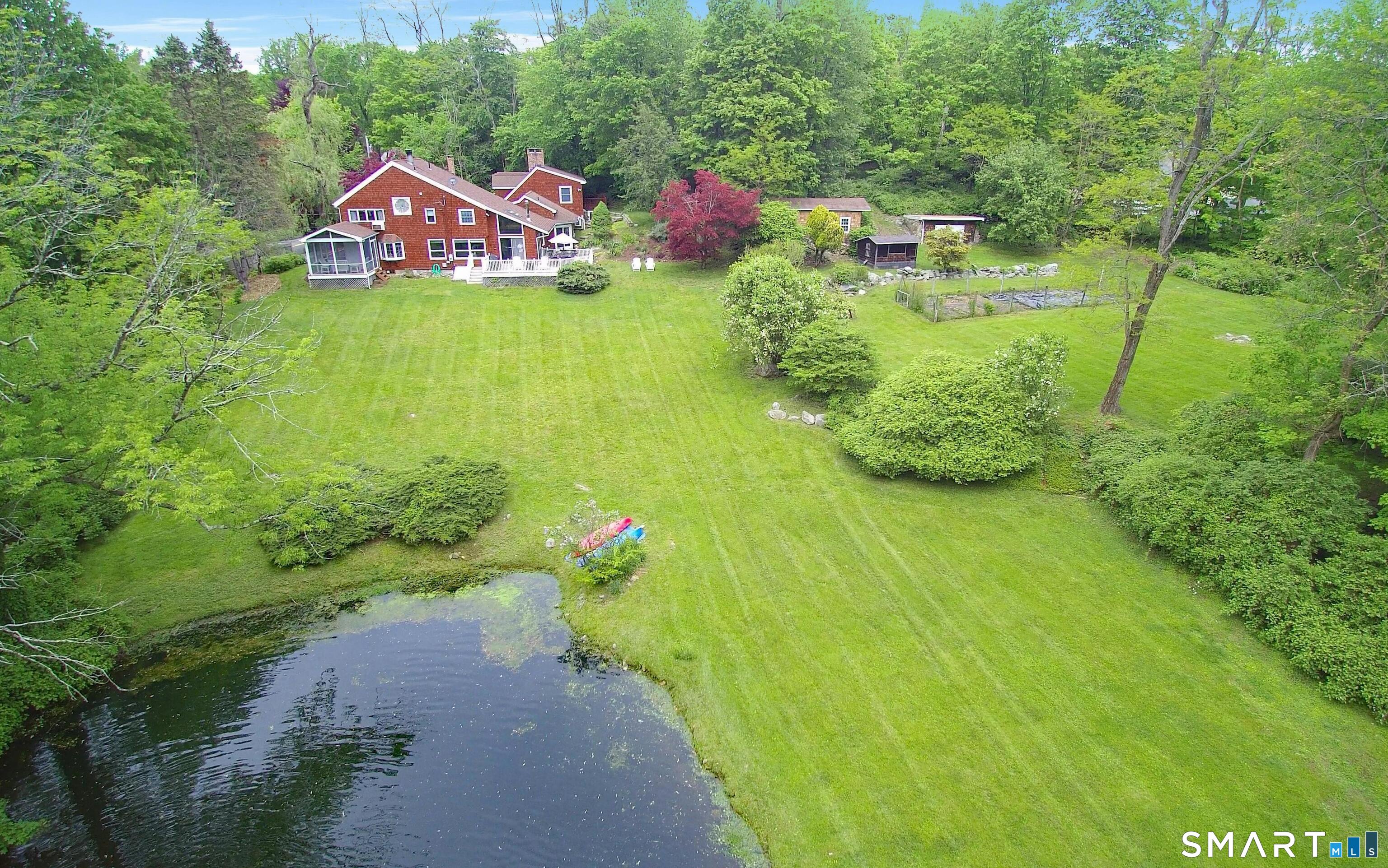 252 Florida Hill Road, Ridgefield, CT 06877 | For Sale at $1,049,000