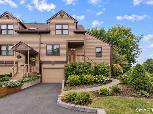  townhouse condo for sale located at 10 Edgehill Circle, 10, Monroe, CT 06468