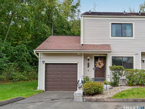  townhouse condo for sale located at 14 Deer Run, 14, Bethel, CT 06801