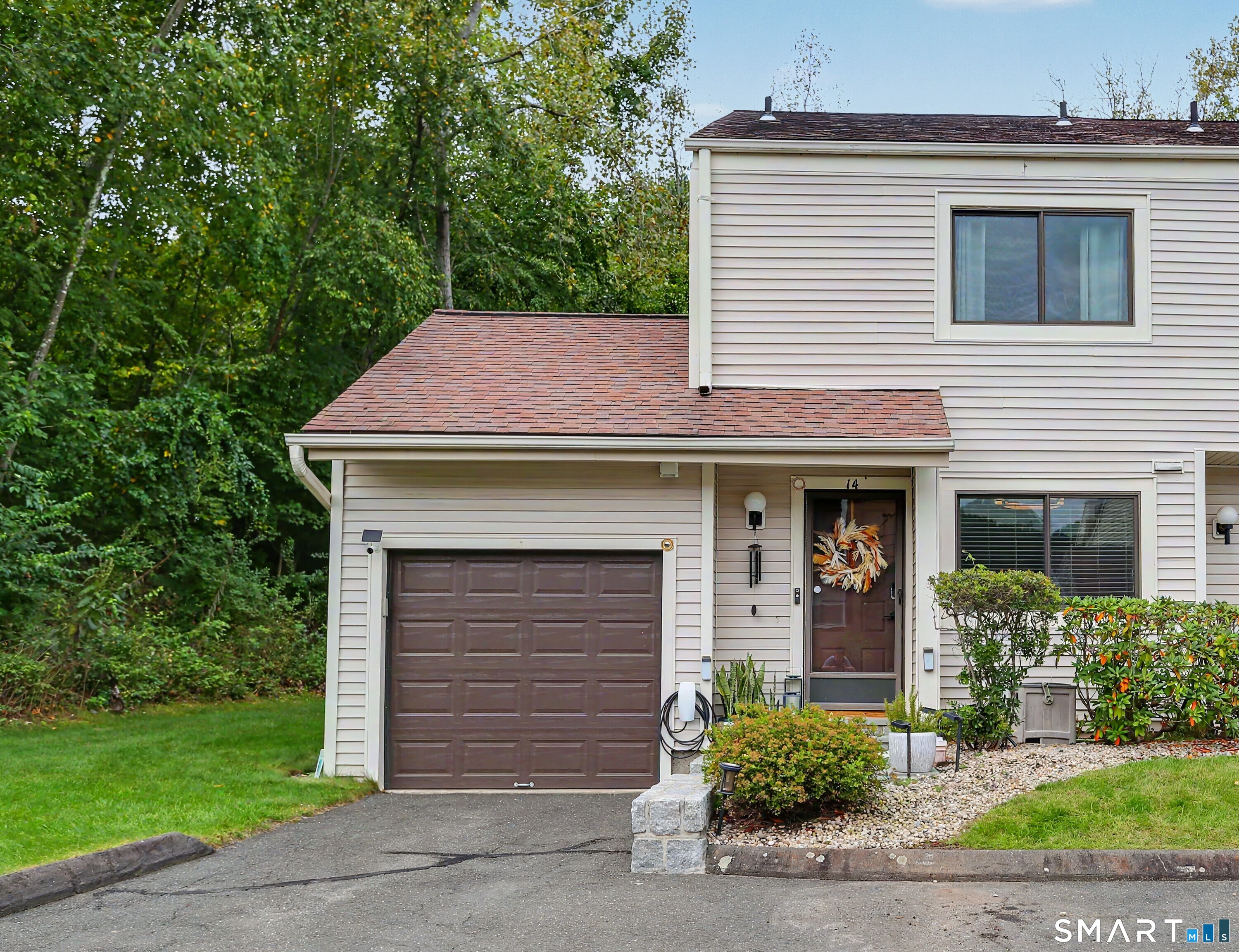 14 Deer Run, 14, Bethel, CT 06801 | For Sale at $375,000