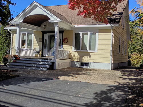  single family home for sale located at 40 Stonehouse Road, 40, Trumbull, CT 06611