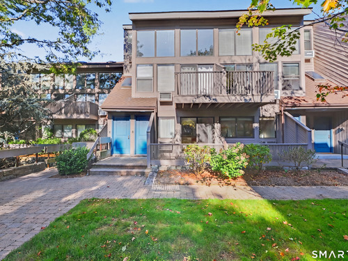  condo home for sale located at 1465 East Putnam Avenue, 510, Greenwich, CT 06870