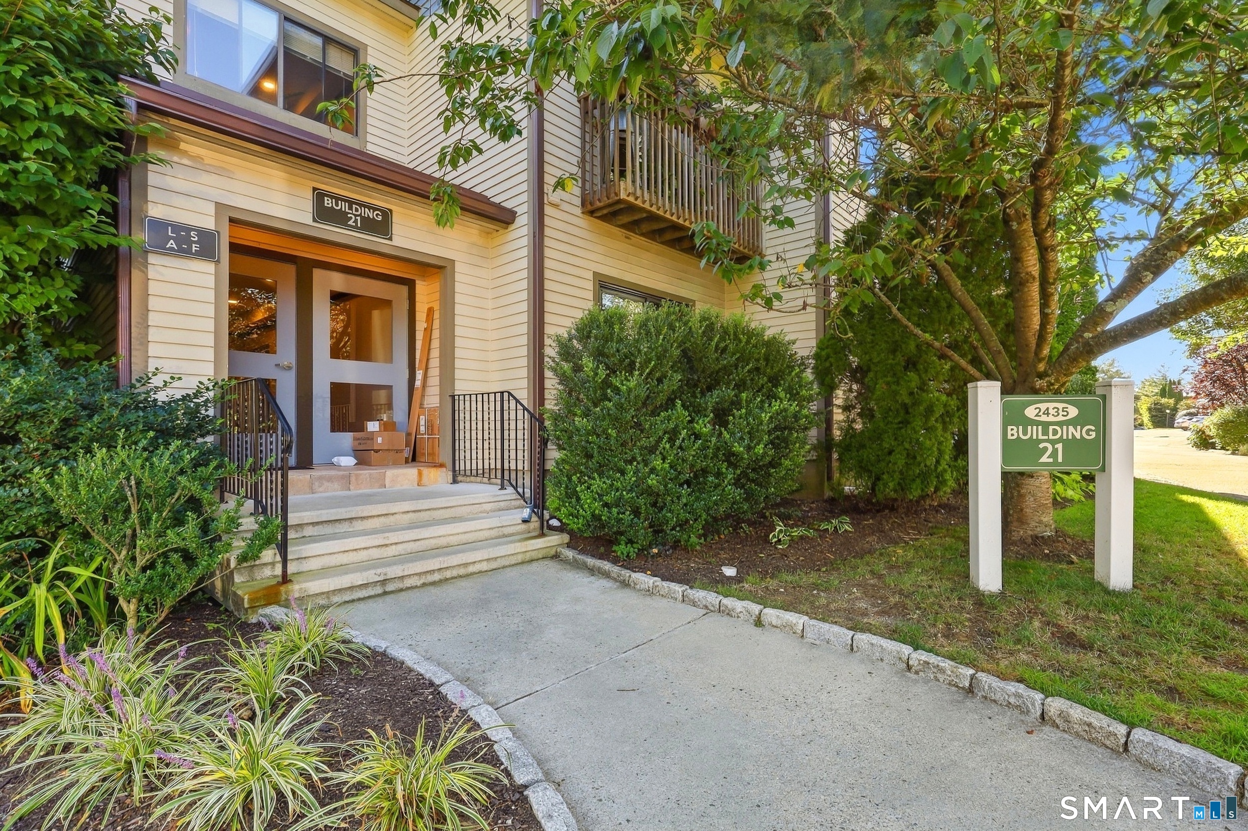 2435 Bedford Street, 21c, Stamford, CT 06905 | For Sale at $559,000