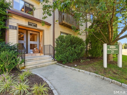  condo home for sale located at 2435 Bedford Street, 21c, Stamford, CT 06905