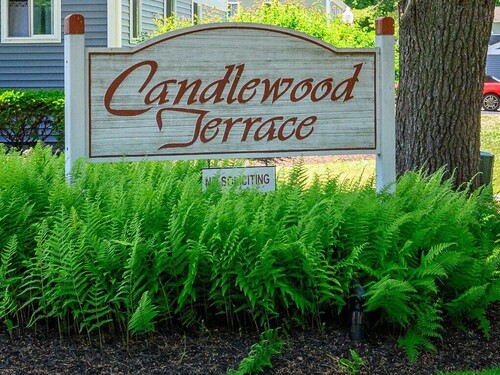  condo home for sale located at 6 Rose Lane, 7, Danbury, CT 06810