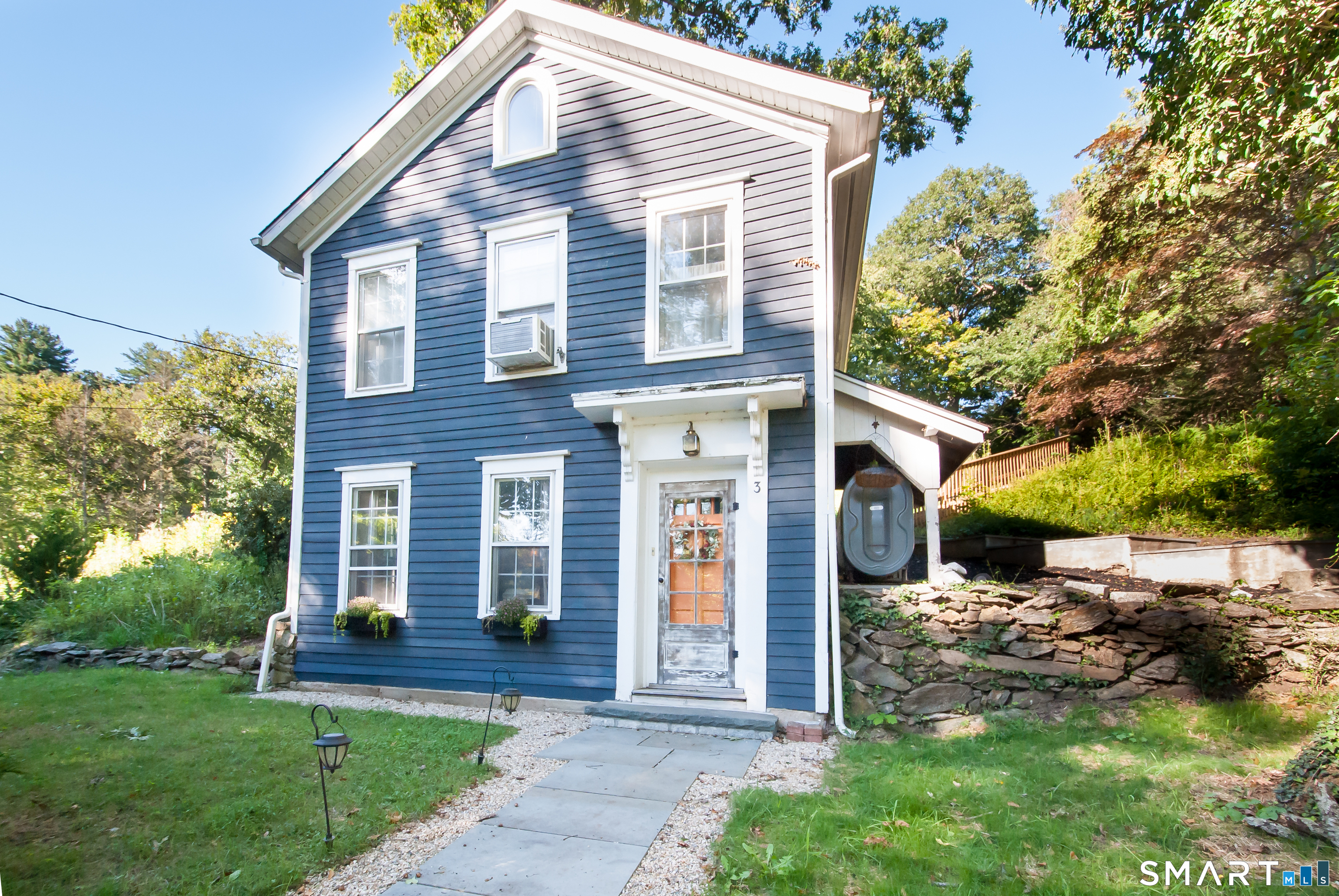 3 Pine Street, Newtown, CT 06482 | For Sale at $395,000