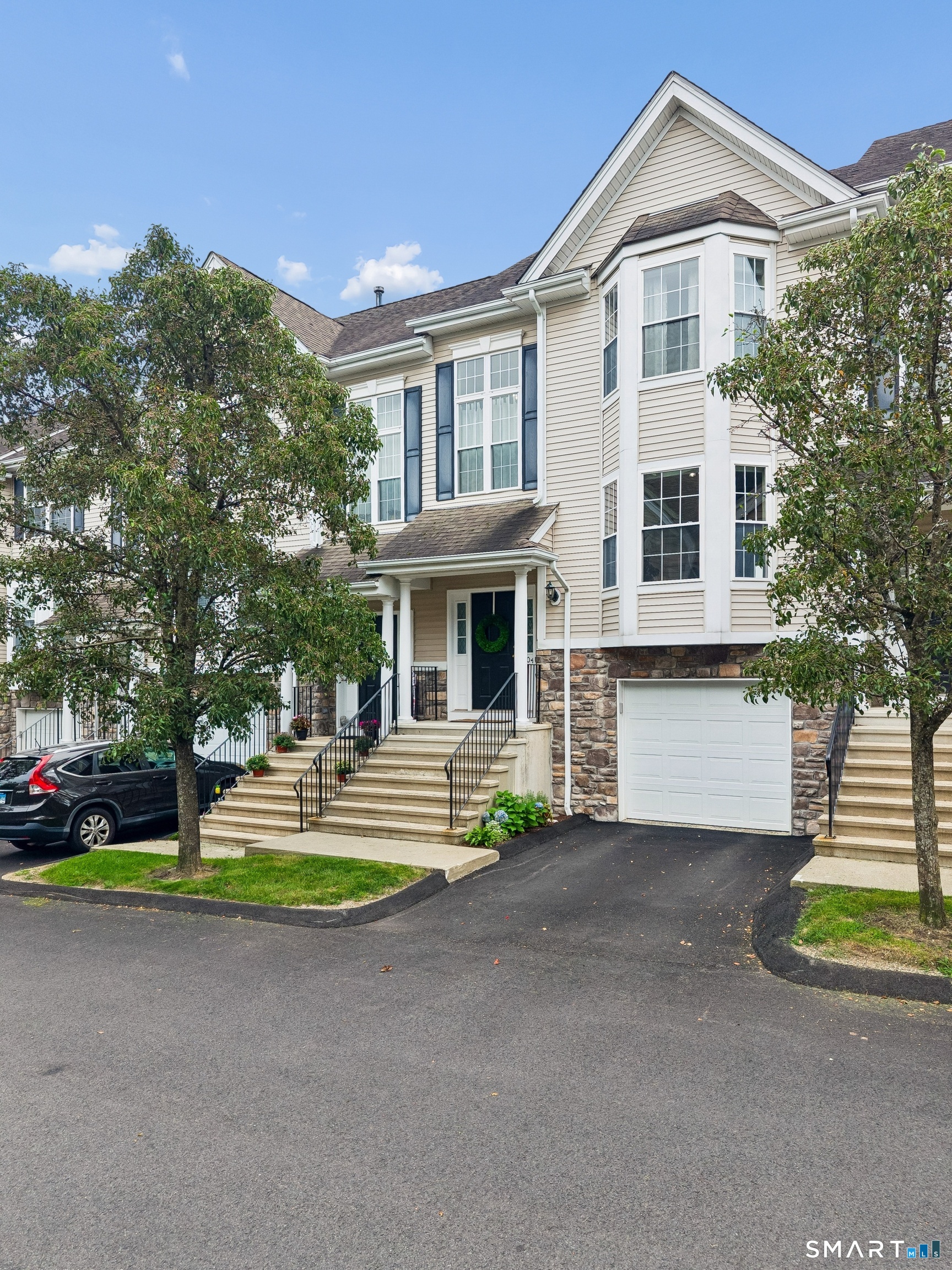 404 Sienna Drive, 404, Danbury, CT 06810 | For Sale at $479,000