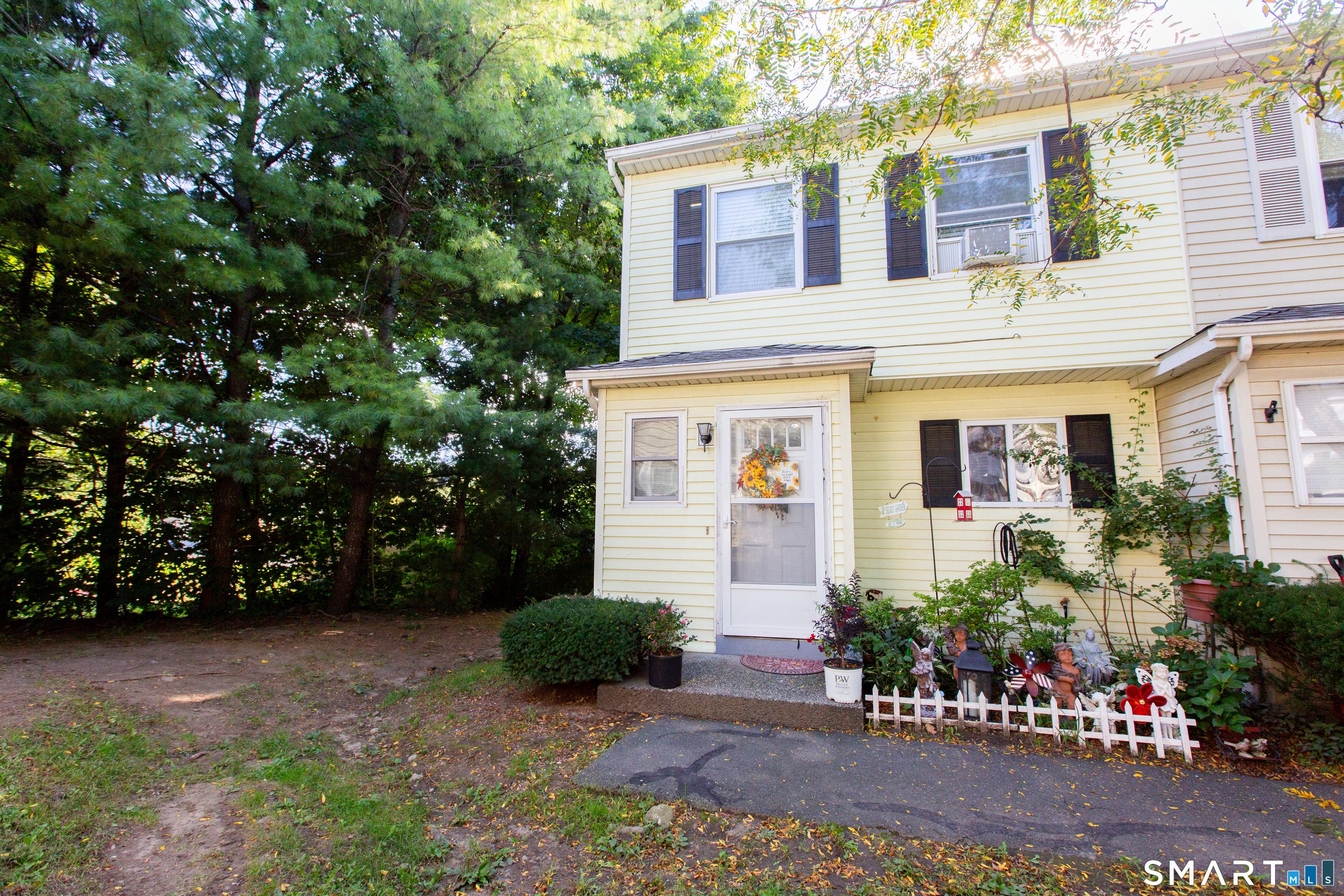 25 Padanaram Road, 23, Danbury, CT 06811 | For Sale at $289,900
