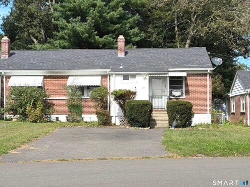  co-op home for sale located at 28 Singer Court, Stratford, CT 06614