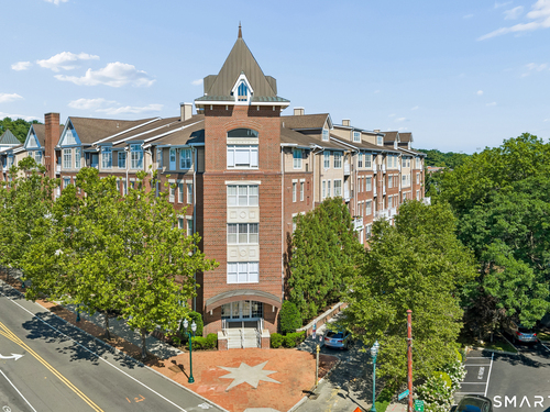  condo home for sale located at 35 West Broad Street, 413, Stamford, CT 06902