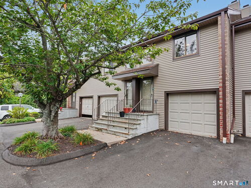  townhouse condo for sale located at 2539 Bedford Street, 34c, Stamford, CT 06905