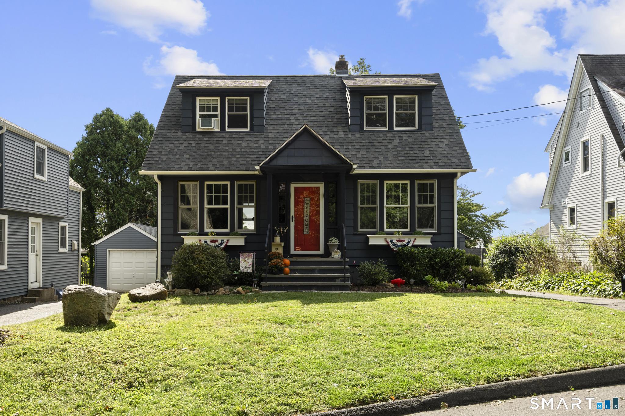 71 School Street, Fairfield, CT 06824 | For Sale at $599,900