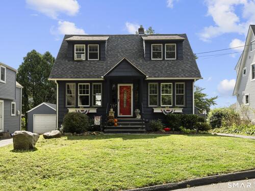  single family home for sale located at 71 School Street, Fairfield, CT 06824
