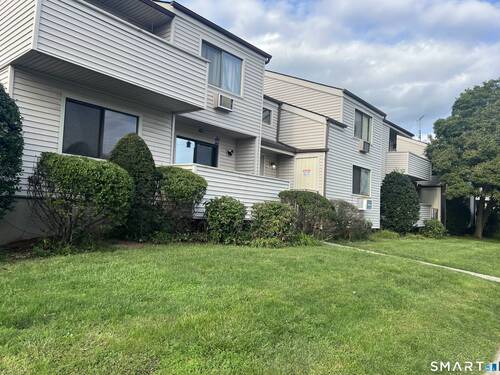  condo home for sale located at 252 Harlem Avenue, a2, Bridgeport, CT 06606