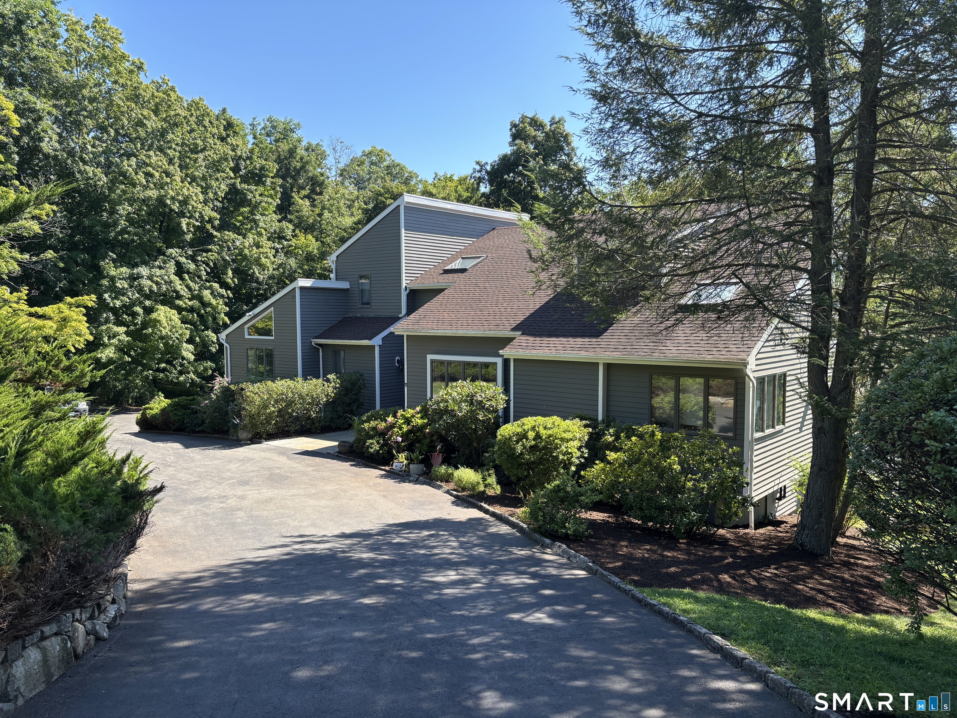 11 Soundview Farm,, Weston, CT 06883 | For Sale at $1,495,000