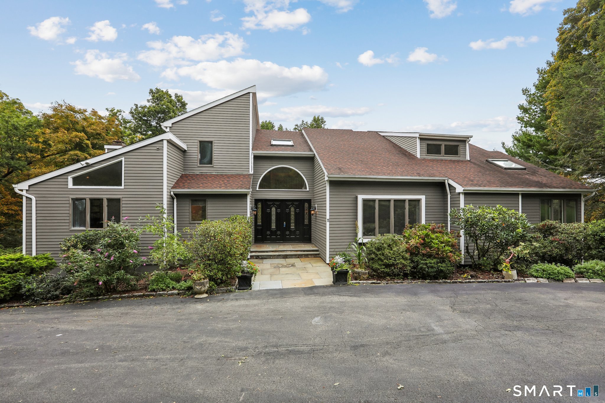 11 Soundview Farm, Weston, CT 06883 | For Sale at $1,495,000