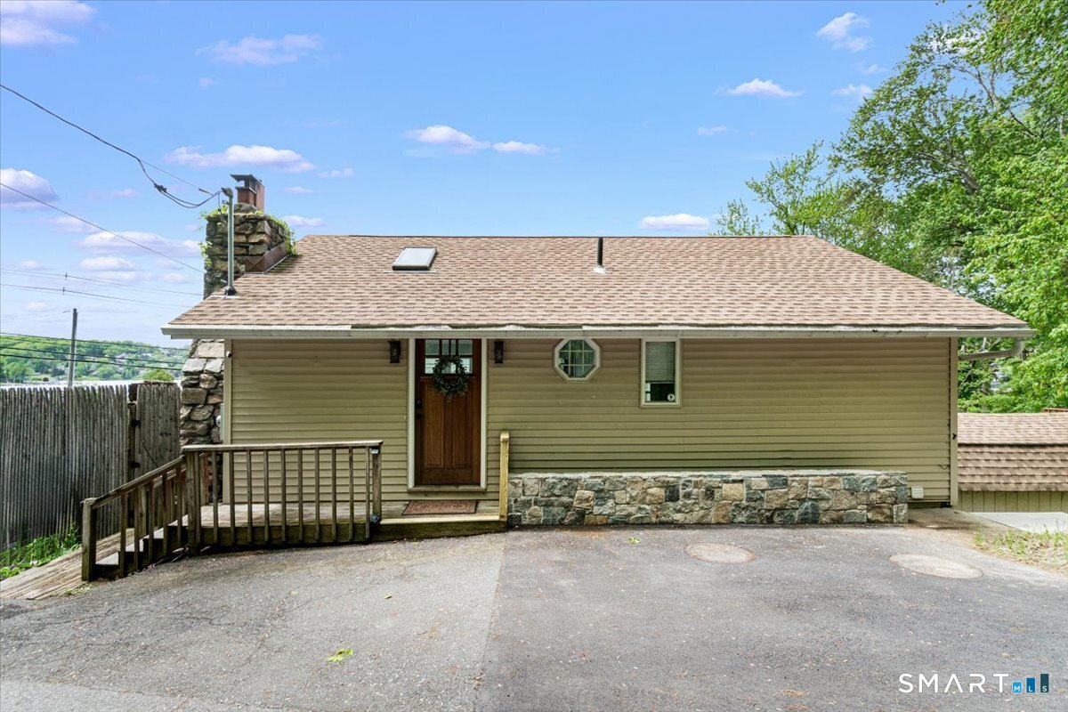 4 Candlewood Birches, Brookfield, CT 06804 | For Sale at $443,500