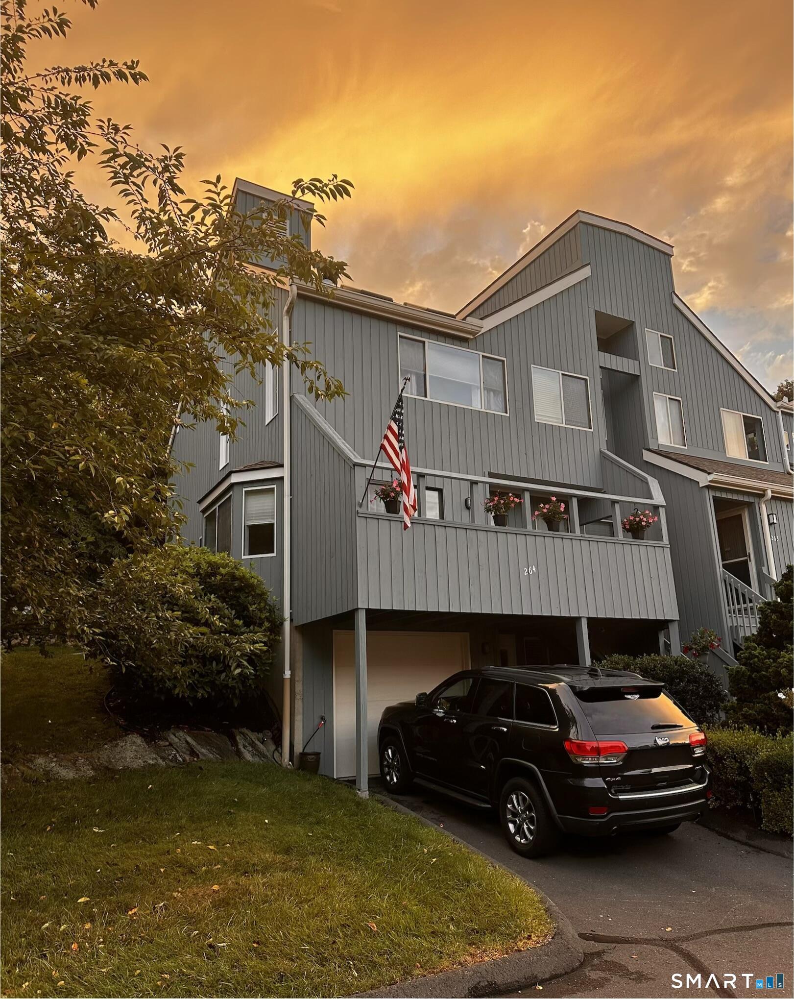 264 Sunwood Drive, 264, Shelton, CT 06484 | For Sale at $479,900