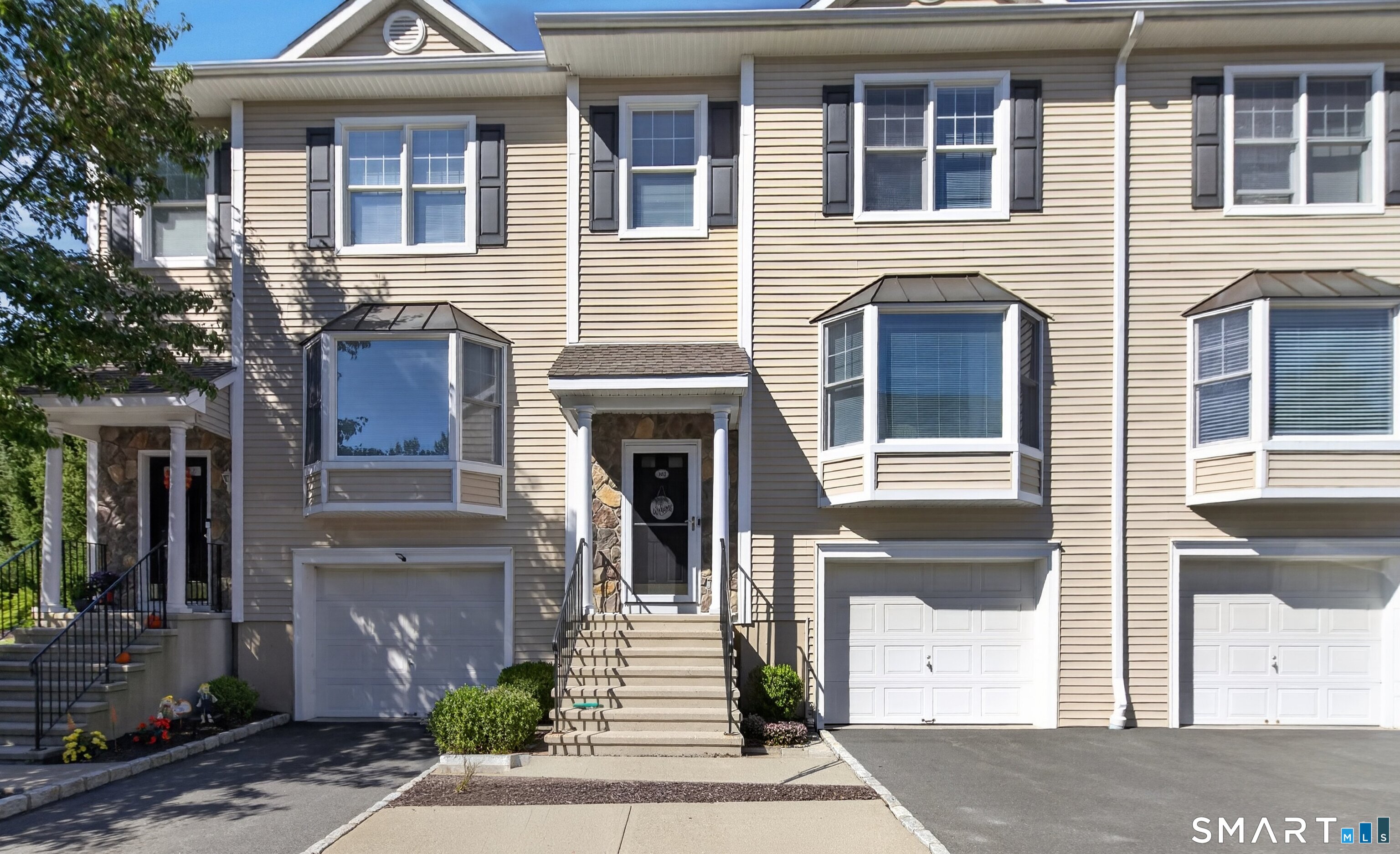 15 Scuppo Road, 302, Danbury, CT 06811 | For Sale at $425,000