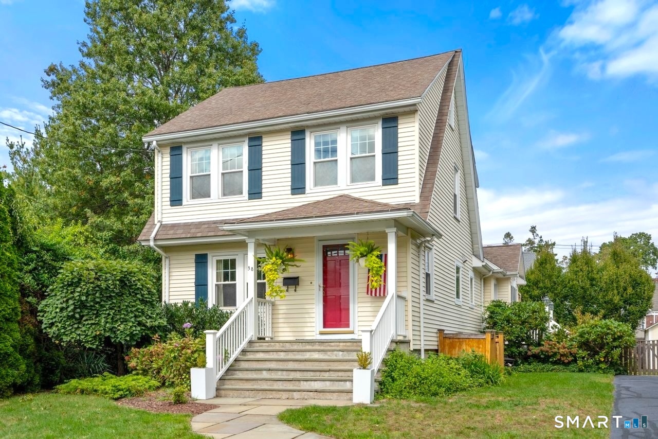 38 Reynolds Drive, Fairfield, CT 06824 | For Sale at $869,000