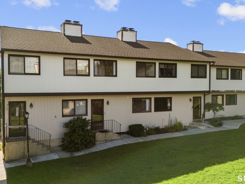  townhouse condo for sale located at 27 Crows Nest Lane, 17g, Danbury, CT 06811