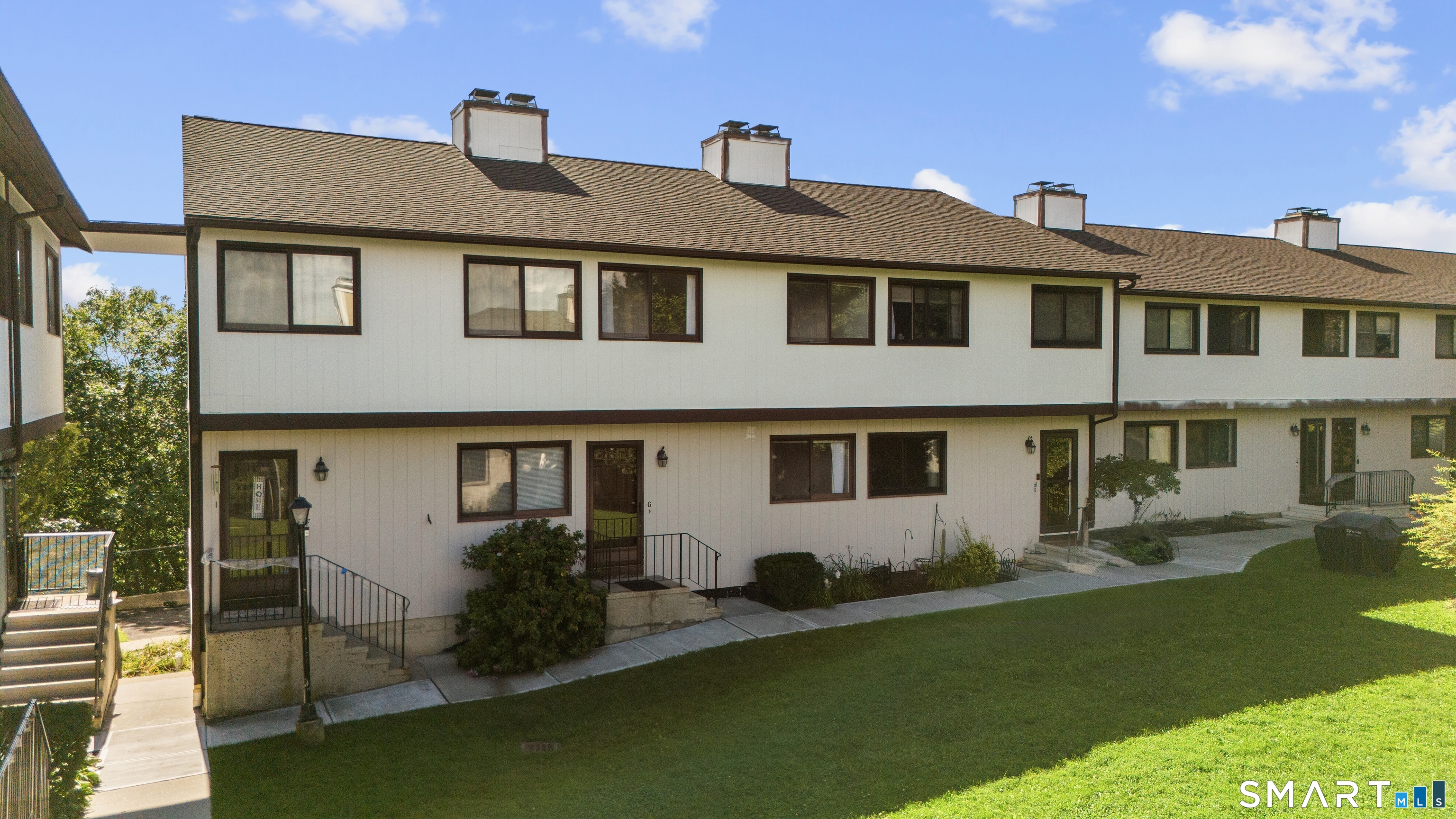 27 Crows Nest Lane, 17g, Danbury, CT 06811 | For Sale at $368,000