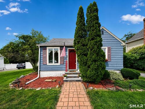  single family home for sale located at 421 Wakelee Avenue, Stratford, CT 06614