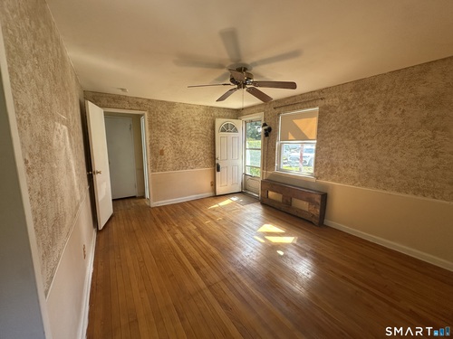  condo home for sale located at 241 Seaton Road, 2, Stamford, CT 06902