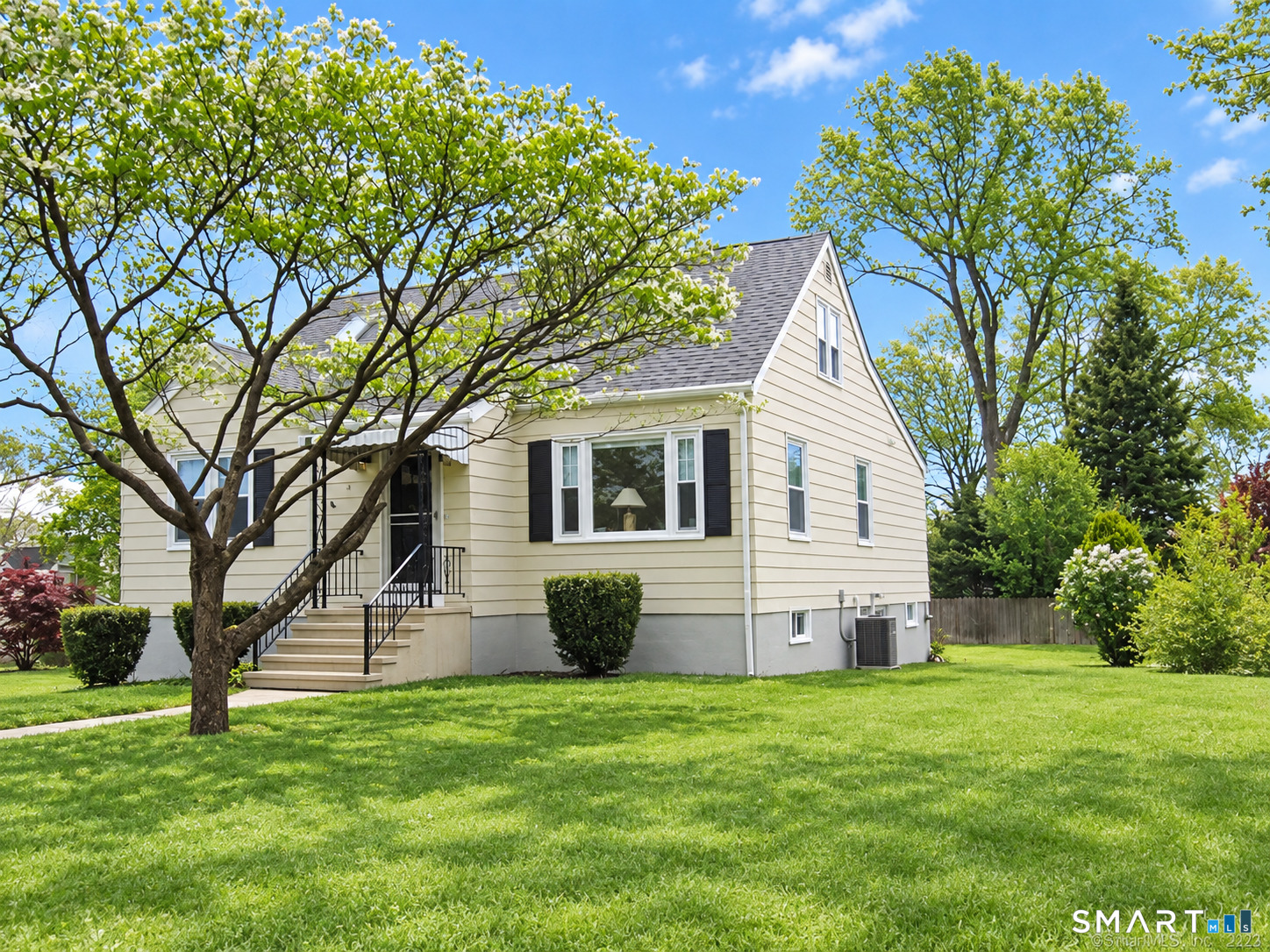 71 Country Road, Fairfield, CT 06824 | For Sale at $879,000
