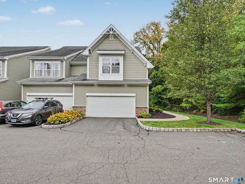  townhouse condo for sale located at 4 Bristol Terrace, 4, Danbury, CT 06810
